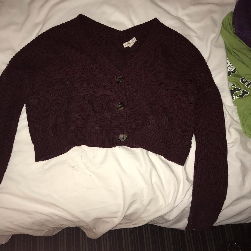 AÉROPOSTALE Burgundy crop top sweater